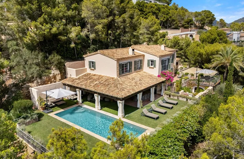Luxury Mediterranean Living with Stunning Sea Views and Private Pool — photo 1