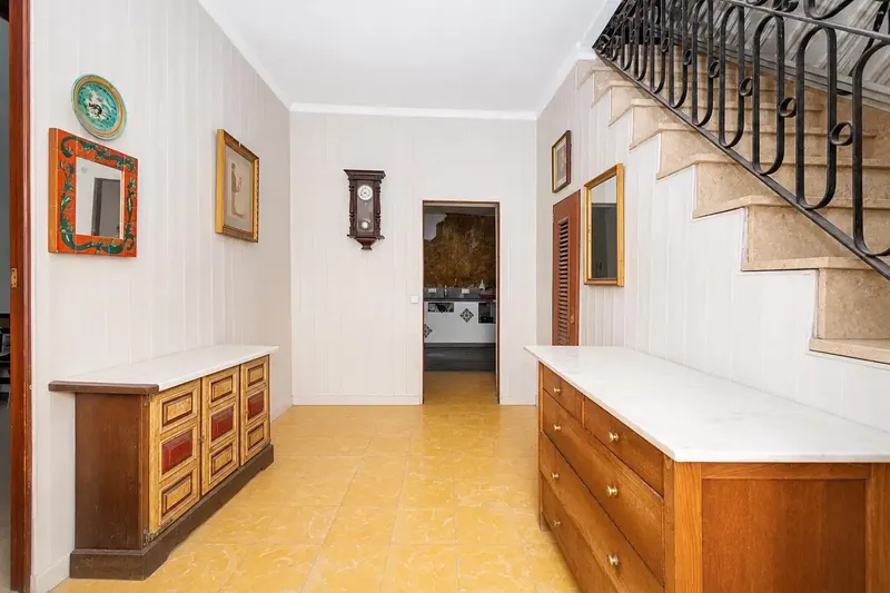 Three-storey village house to renovate in the historic centre of Felanitx — photo 1