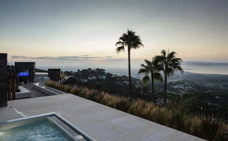 Property at the highest point of Son Vida — photo 9
