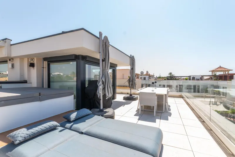 Townhouse with sea views and a patio in the idyllic town of Molinar — photo 6