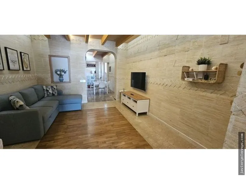 Rental of semi-detached house on Calle d'En Gual — photo 1