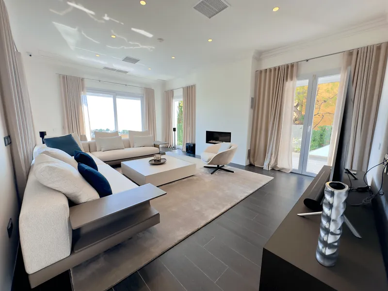 Mediterranean villa with pool and sea views in Bendinat — photo 8