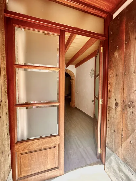 Renovated Townhouse — photo 1