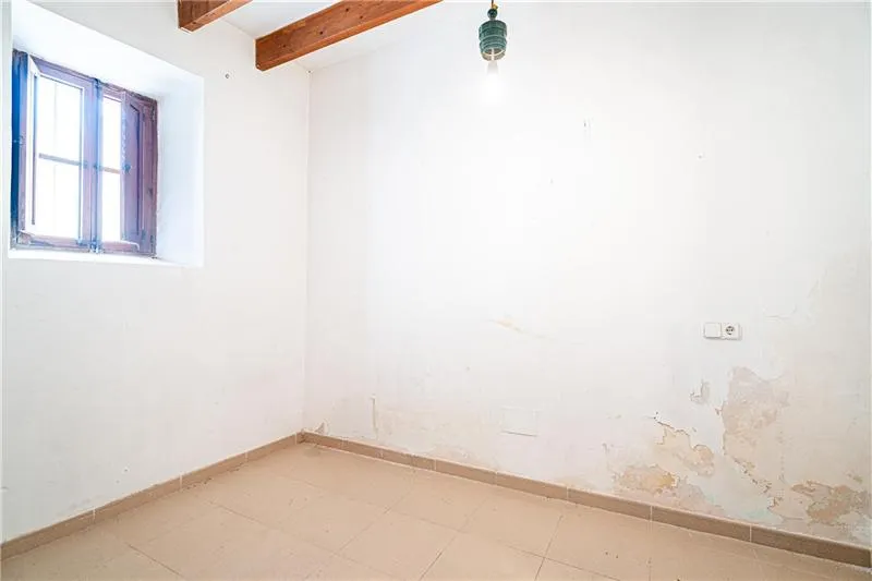 A 526 m² stately home on a plot of approximately 575 m² in the historic centre of Llucmajor — photo 11
