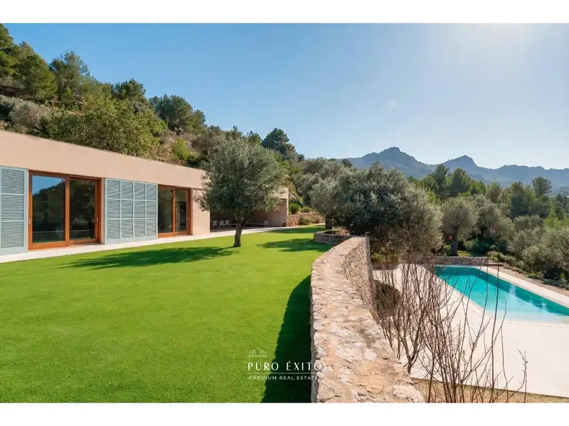 Located in the heart of the Sierra de Tramuntana, a UNESCO World Heritage Site, this property offers an exceptional combination — photo 4