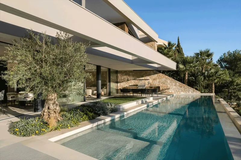 Exclusive newly built villa with an infinity pool and stunning ocean views in Paguera — photo 1