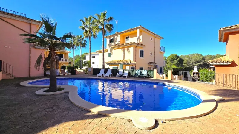 AL-JHRE058 – Semi-detached house with 3 bedrooms, central heating system and a terrace just 500 meters from Can Picafort beach. — photo 2