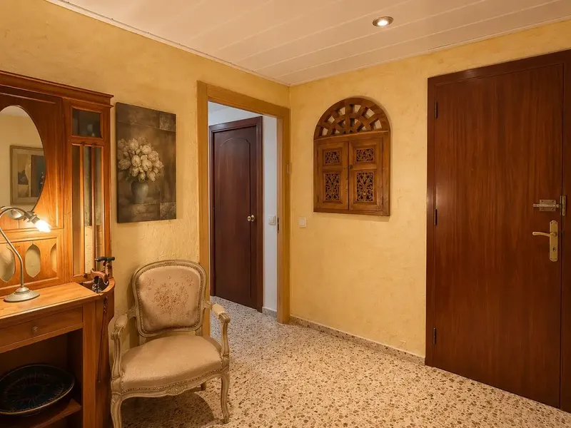 Apartment for sale in the Ponent area, Palma, an excellent opportunity for those seeking space, a large terrace and the possibility of pers — photo 5