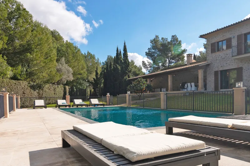 Villa in finca style in a prime residential location with plenty of privacy — photo 2