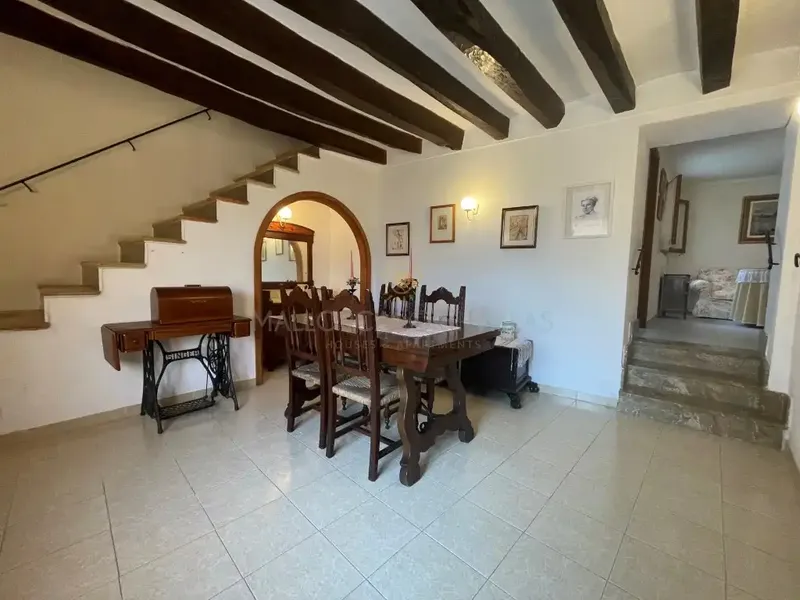 Discover the authentic Mallorcan charm with this village house in Pollença, located in a privileged location next to the iconic Pont Roma — photo 1