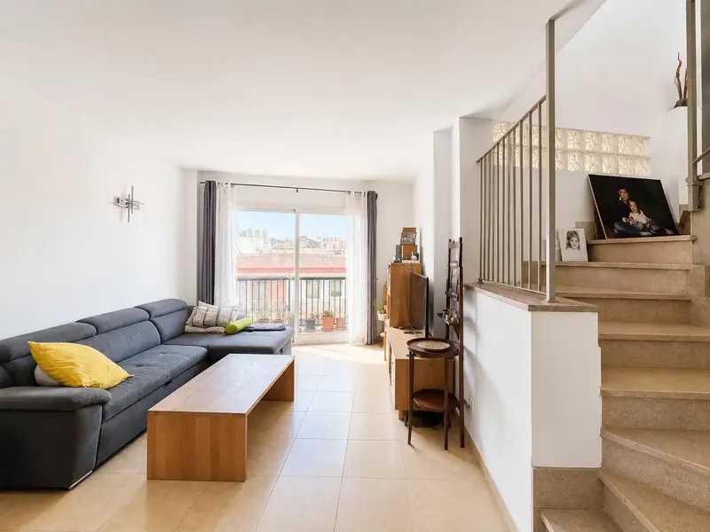 Discover this fantastic penthouse located in one of the most comfortable and sought-after areas of Llucmajor, in a building with only one neighbor per floor — photo 3
