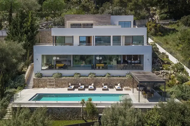 Exceptional 5-bedroom villa for sale in Puerto Pollensa — photo 11