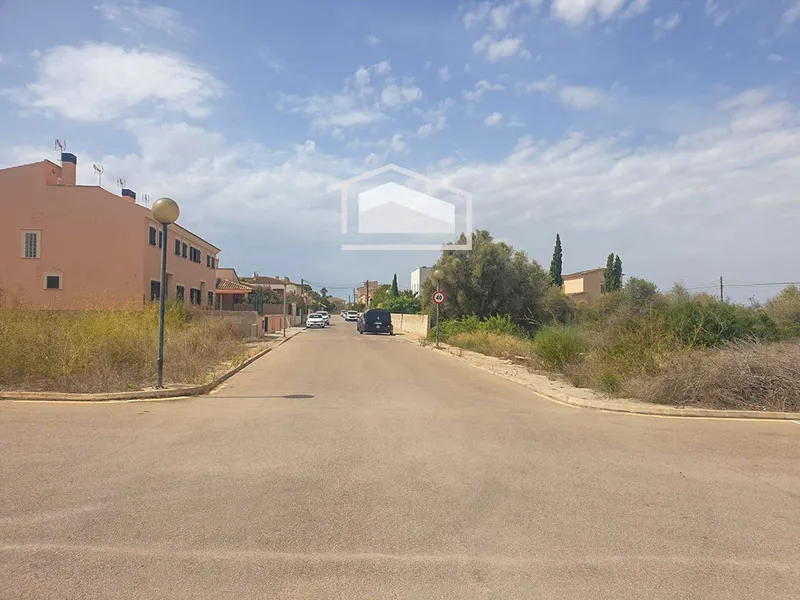 Urban plot of 516 m² in Ses Salines for 3 homes — photo 4