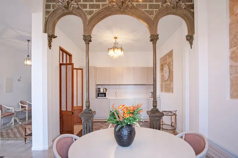 Furnished apartment in a tasteful style in Santa Catalina — photo 4