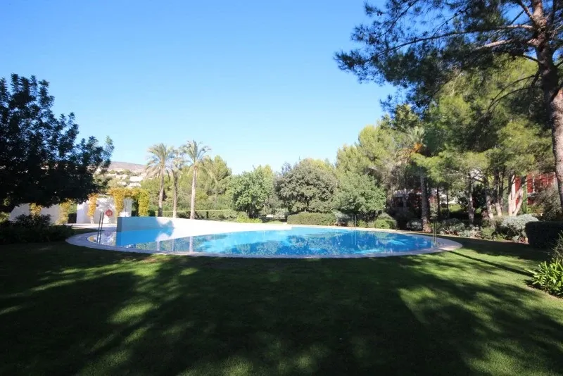 Mallorca Next Properties - For rent beautiful 3-bedroom apartment in Bendinat — photo 1