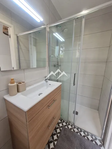 Small house for short-term rental 5 min from the sea — photo 8