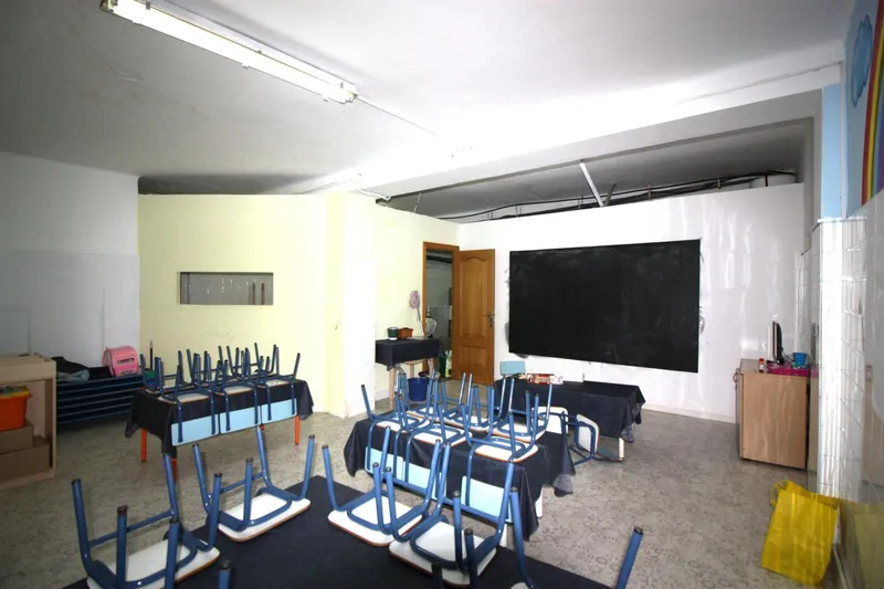 Business Premises - Palma de Mallorca (Bons Aires), Built Surface 460m², 1 Bathroom, 2 Toilets — photo 9