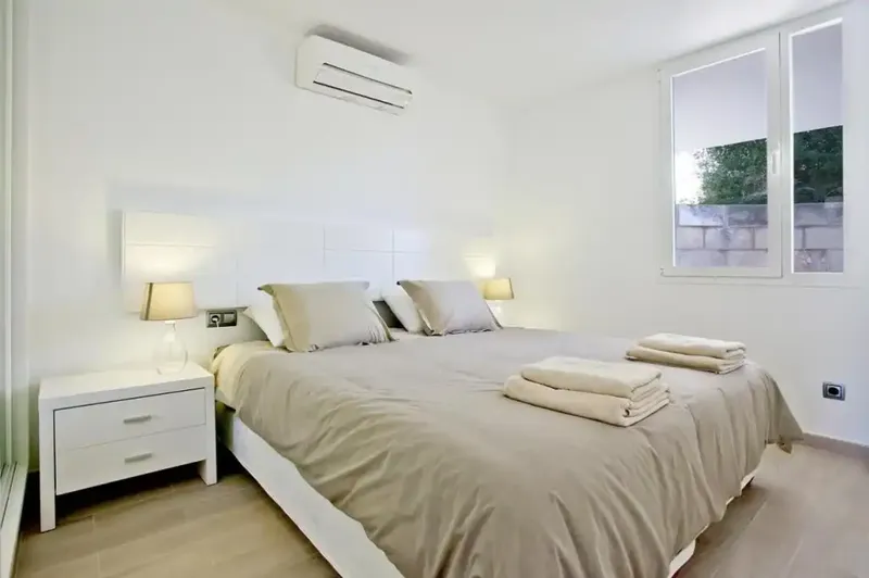 Ground floor apartment for sale in Puerto Andratx, elegantly renovated and located just opposite the prestigious — photo 5