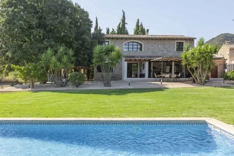 Magnificent rustic estate at the edge of the village with two small houses in Alaro — photo 1