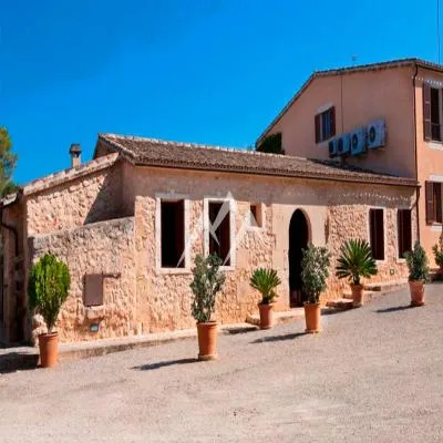 Rustic three-bedroom house with pool near Manacor — photo 1
