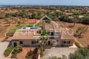 Ref. PRO239 – Well-maintained finca with a new, high-quality kitchen, spacious pool, garage and holiday rental license near Cala d’Or — photo 4