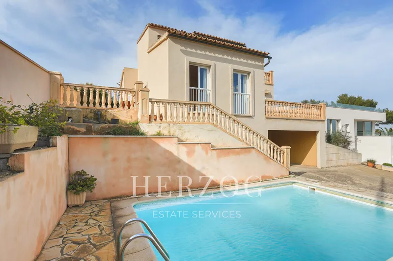 Charming house with private pool and far-reaching views in El Toro — photo 1