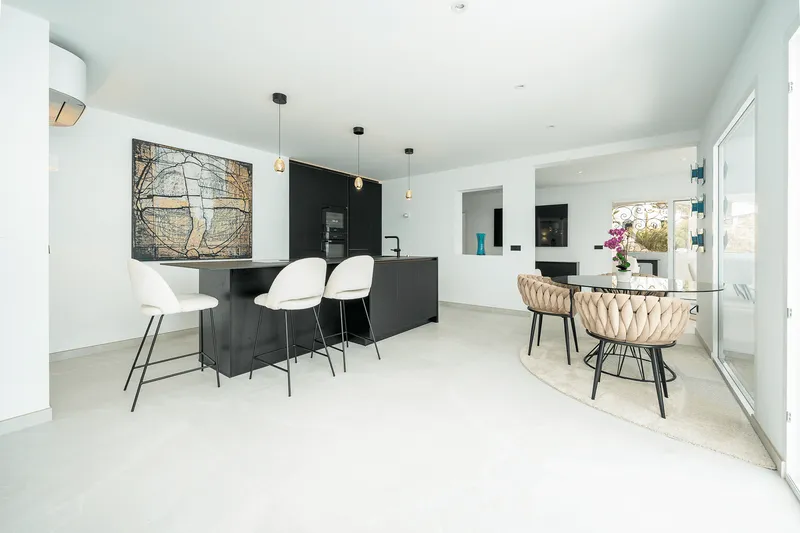 Seafront apartment with direct access in Cala LLamp — photo 10