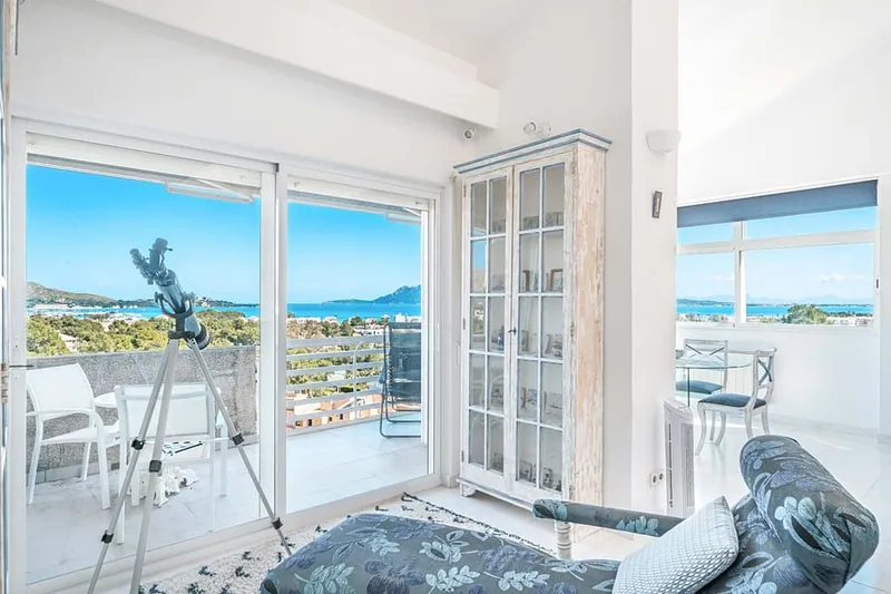 Exclusive penthouse with sea views and a roof terrace in Puerto Pollensa — photo 7