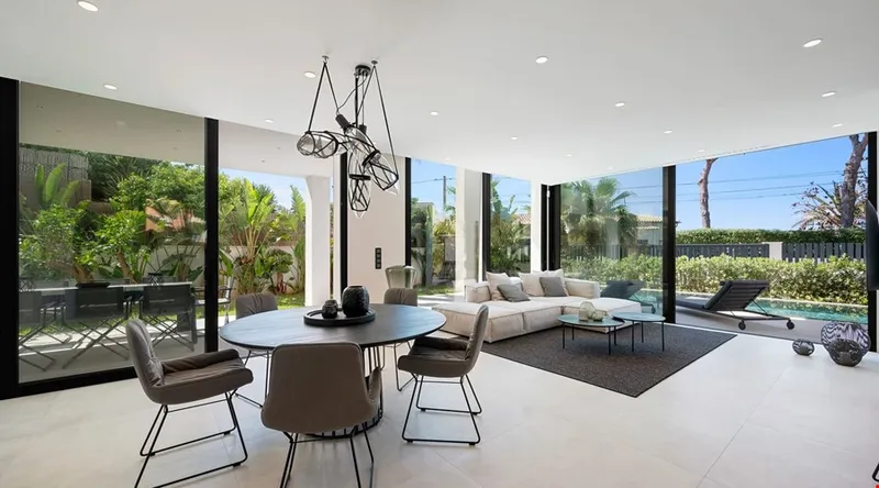 Sophisticated modern villa with harbour vistas for sale in Port Adriano — photo 2