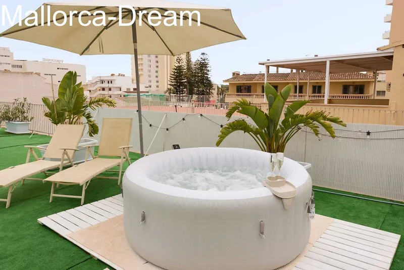 Cala Millor: Modernised penthouse flat close to the beach with 180 m2 mega terrace and sea view — photo 3