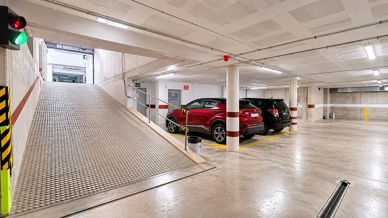 Parking space in Foners: comfortable, safe and well located — photo 9