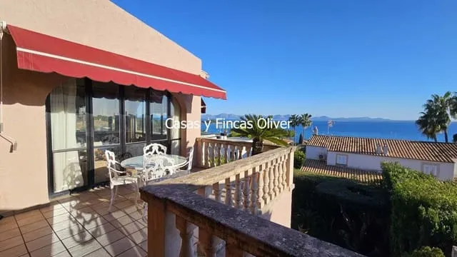 Villa for sale in Puerto de Alcudia, Alcúdia, Mallorca — photo 1