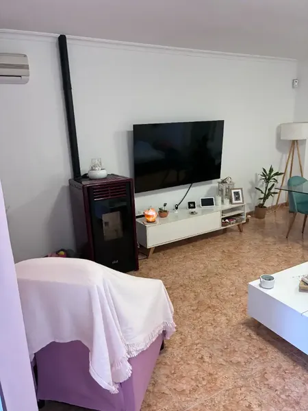 Ref 26262 Excellent semi-detached house in Can Picafort. It has 4 bedrooms, 3 bathrooms, living-dining room, separate kitchen, laundry room, garden — photo 4