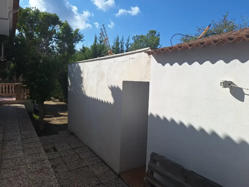 Discover this charming detached house for sale in the quiet and family-friendly area of Bahía Grande de Llucmajor. — photo 6