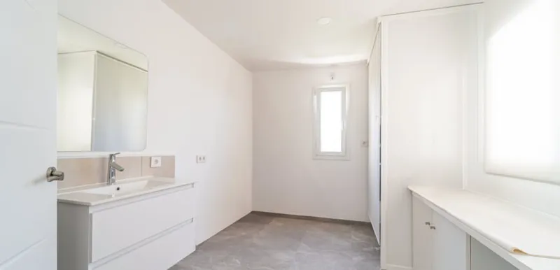 New build chalet 2025 on one floor with 3 suites and pool in Sa Rápita — photo 11