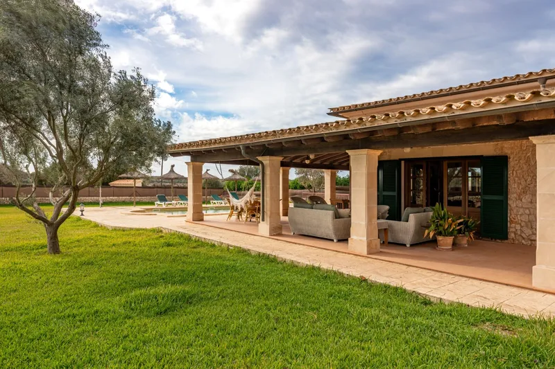 Single-storey finca near Santanyí with holiday rental licence — photo 4