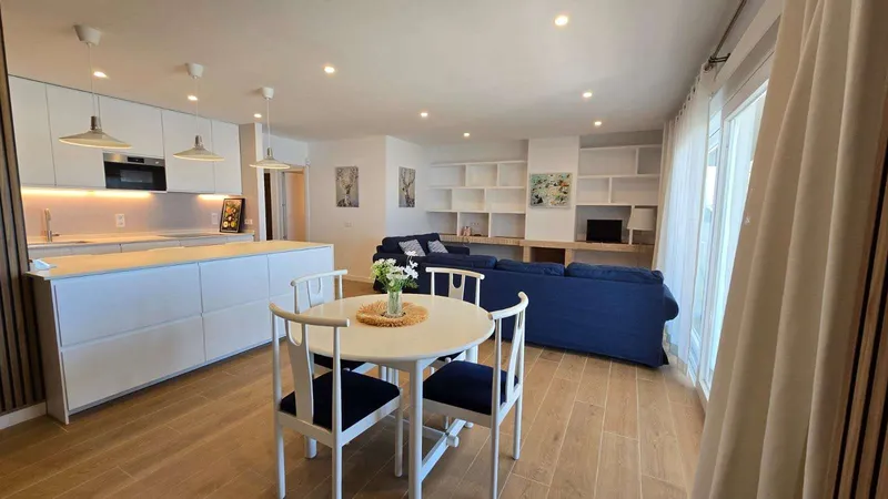 92m² apartment with 3 bedrooms, terrace and sea view for rent — photo 4