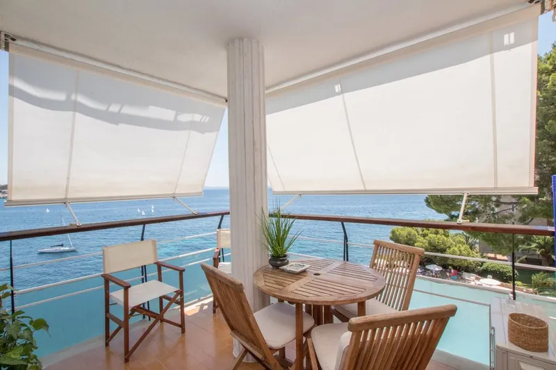 Nice first line apartment in Illetas — photo 1