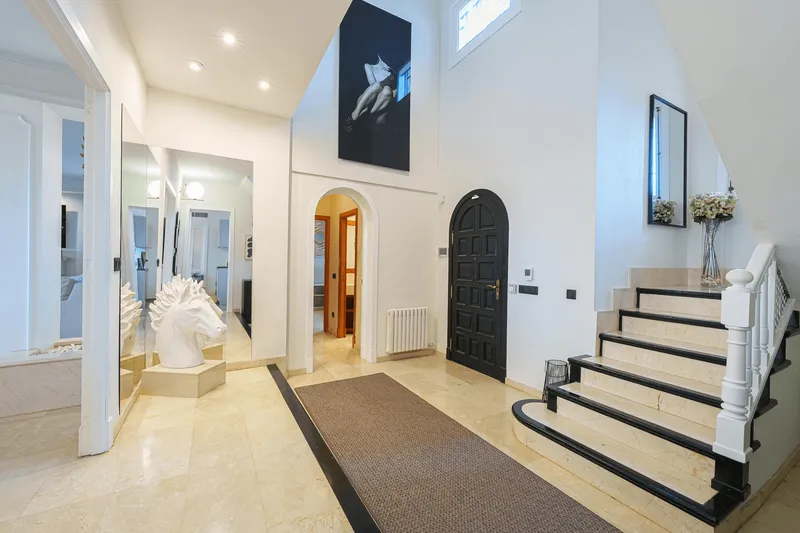 Mediterranean elegance with panoramic sea views in Cas Català — photo 3