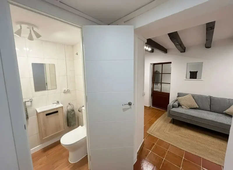 House with Sea Views and Development Potential in Génova — photo 9