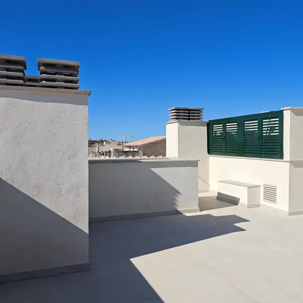 Penthouse for sale with 3 bedrooms with wardrobes and 2 bathrooms with furnished kitchen with hob, hood, dishwasher, fridge-freezer, laundry room — photo 8
