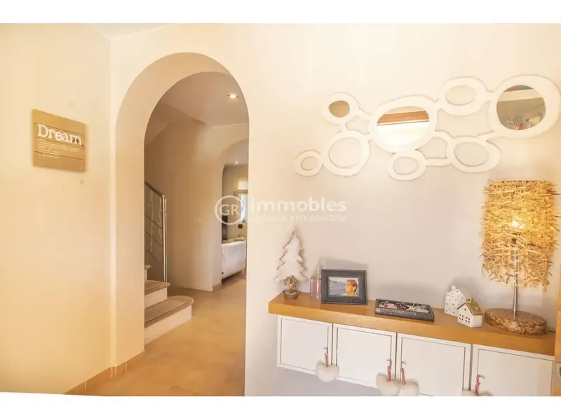 Esta encantadora casa adosada en Búger cuenta con una superficie total de 226 m², distribuidos en cocina amueblada y equipada, amplio salón — photo 10
