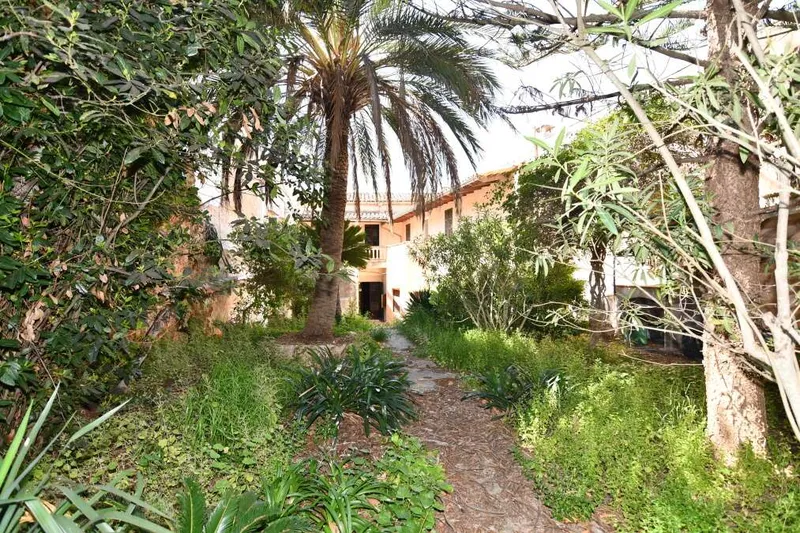 Reihenhaus mit Renovierungsprojekt in Es Llombards — photo 1