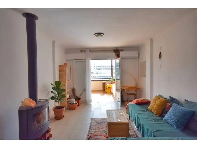 In a lively area, near the beach and very well connected, we have this penthouse offering a very sunny terrace of about 22 m2 — photo 7