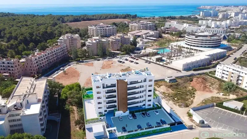 Two and three bedroom apartments located in a magnificent beachfront area, near sandy beaches with water — photo 2