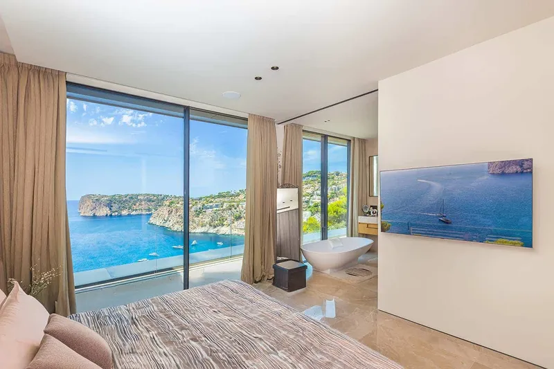 Cala Llamp: Designer Villa of the Extra Class "Skyfall" — photo 10