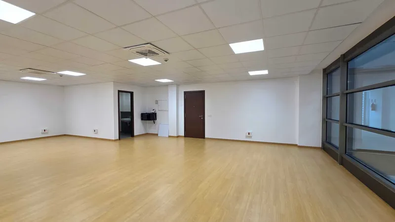 AL-JHRE061 – Brand new – Open-plan office of 86 m² on Gran Vía Asima — photo 3