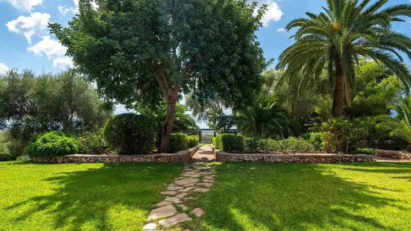 Ubicada en la exclusiva y tranquila zona de Sa Casa Blanca, Palma, esta extraordinaria finca rústica representa el perfecto equilibrio entre — photo 10