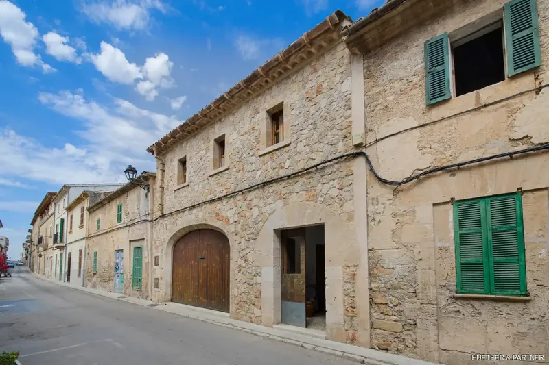 This approximately 300-year-old village house was completely renovated in 2004. — photo 9