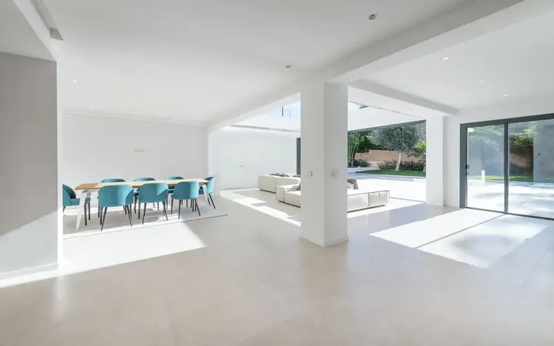 This beautiful villa in Nova Santa Ponsa with pool is located in a quiet and exclusive residential area of Mallorca, near the Club Ná — photo 12
